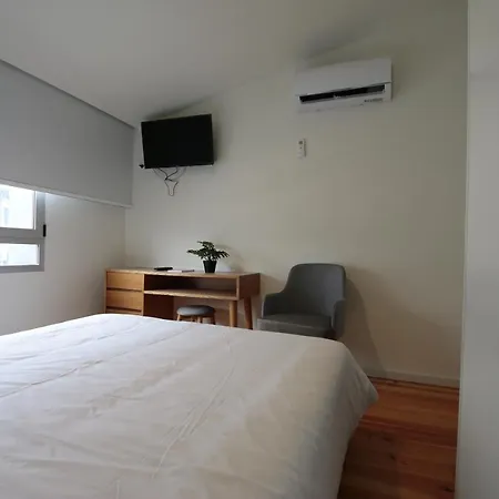 아파트 Guest Nataria Flats With Parking 포르투