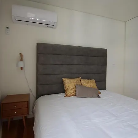 Guest Nataria Flats With Parking Порту