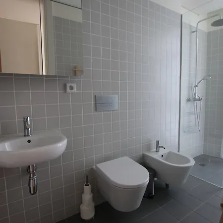 Guest Nataria Flats With Parking Апартаменты Порту