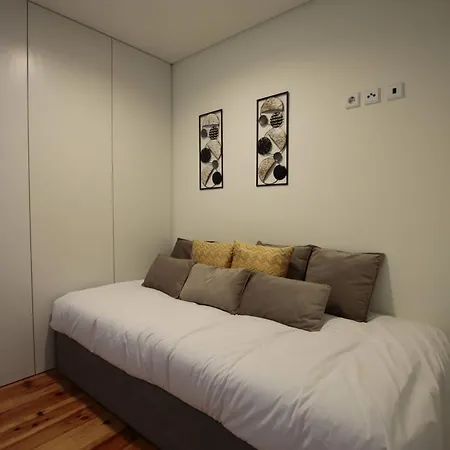 Guest Nataria Flats With Parking Порту